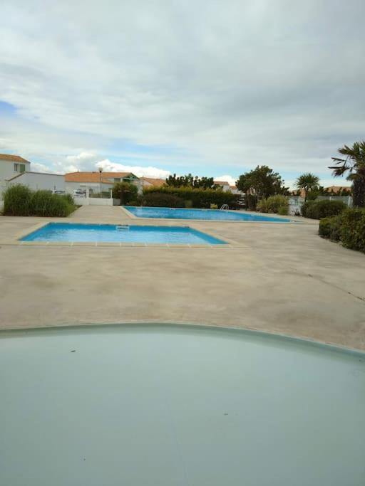 Maison De Vacances En Bord De Mer, Avec Piscine La Faute-sur-Mer Luaran gambar